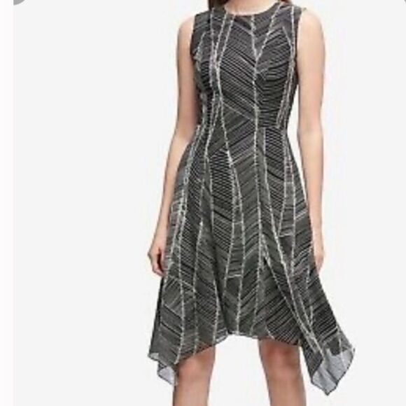 DKNY Sleeveless Print Shift Dress - Picture 1 of 11